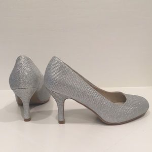 Brand NEW - Dream Paris Heels